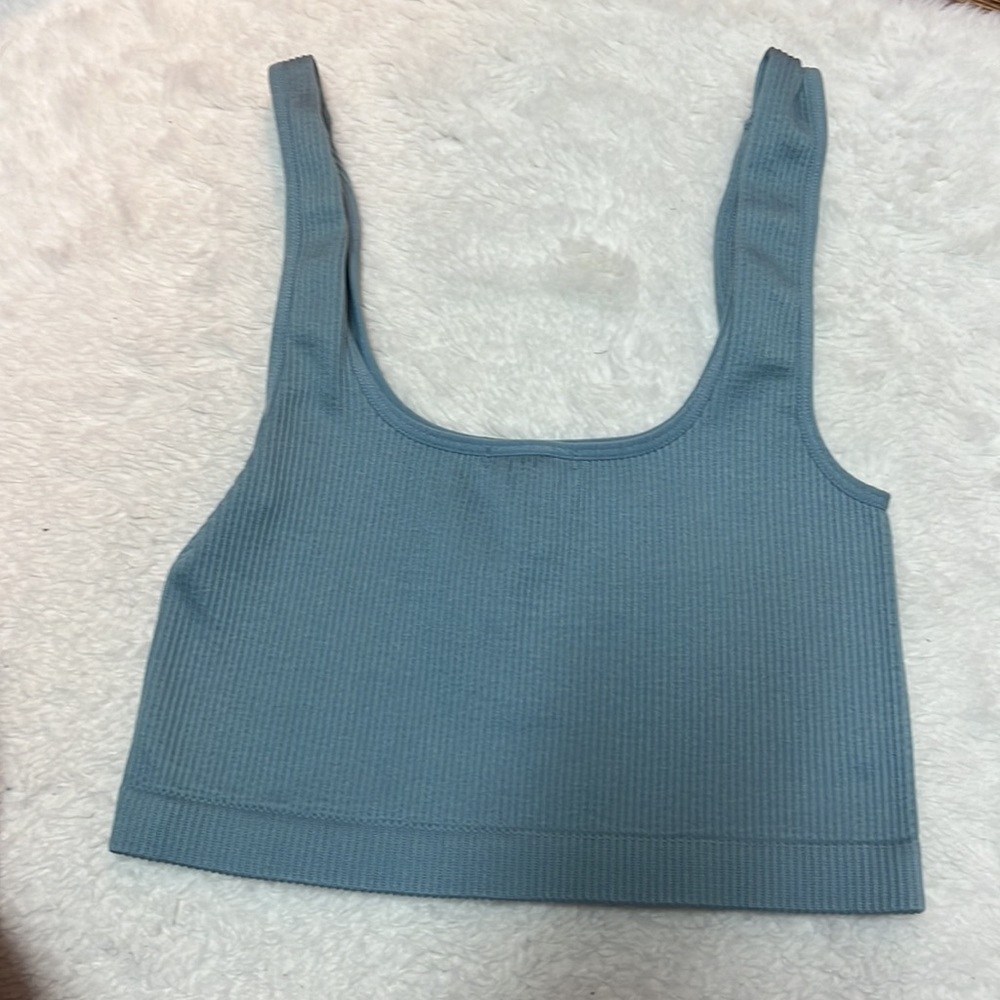 Worn once dynamite top - Picture 2 of 4